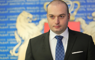 ეროვნულ გამოცდებზე კონდინციონერების არარსებობას პრემიერი უარყოფითად აფასებს