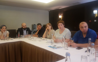ინფრასტრუქტურის მინისტრმა ჟურნალისტებთან შეხვედრის დროს  მიმდინარე პროექტების შესახებ ისაუბრა