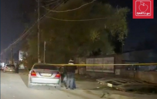 გორში ახალი ბაზრის გზაზე ავტომობილი გაჩერებულ ევაკუატორს შეეჯახა