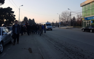 კასპში ანტიჩინური ქსენოფობიური აქცია მიმდინარეობს