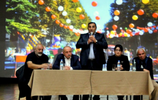 იოსებ მაკრახიძე და თემურ ხუბულური კულტურის სფეროს წარმომადგენლებს შეხვდნენ (R)