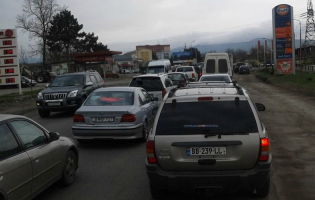 ხაშურთან ავტომანქანების მოძრაობა შეზღუდულია