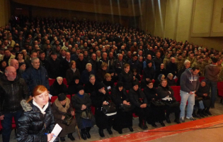 ,,ჭირი ტურისტს, დაგვიბრუნეთ სტალინის ძეგლი