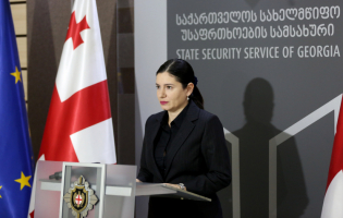 ერთი პირის დაკავებისა და მოსახლეობის ევაკუაციის შემდეგ თბილისში სპეცოპერაცია გრძელდება 