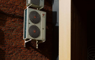 ყველა ცხელ ზაფხულს თავისი ისტორია აქვს...