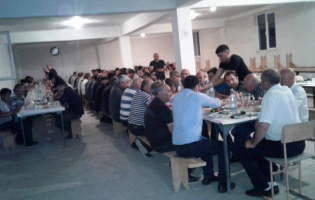 მიქელწყაროში რამაზანის ვახშამს მაჟორიტარი პარლამენტარი დაესწრო