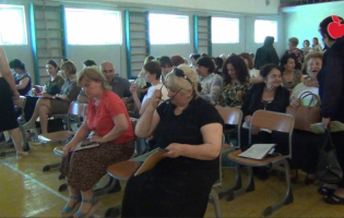 ფერმერი ქალები გამყოფ ხაზიდან