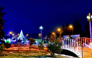 საახალწლო ხეივანი კასპის ცენტრში (PHOTO)