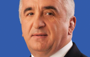ვალერი გელაშვილი ხაშურში 2,5 მლნ ლარის ღირებულების კომპლექსს აშენებს