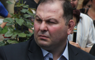 გამგებლის მოადგილეს დაარტყეს