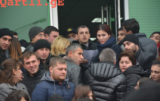 ,,ხალხო, შევიდეთ სიის მიხედვით, ვიზეიმოთ სამართლიანობა