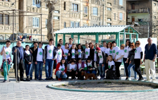 კასპში გამწვანების აქციისას ახალგაზრდებმა 40 ნერგი დარგეს