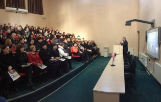გორის უნივერსიტეტის რექტორმა თანამშრომლებს წლიური ანგარიში წარუდგინა