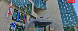 სადღესასწაულოდ გორში „წარმოსახვითი კონცეფციით“ შექმნილი სხვადასხვა
ინსტალაცია, მათ შორის, დეკორაციული საბაგირო, საჰაერო ბუშტი და
„ჯადოსნური სახლი“ განთავსდება.
