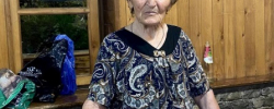 ,,დილით, როგორც კი გათენდებოდა, წამოვხტებოდი და ციბრუტივით
ვტრიალებდი''

