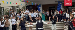 დაგეგმილი სარეაბილიტაციო სამუშაოების გამო, სკოლის მოსწავლეებსა და
იქ არსებული ბაღის აღსაზრდელებს დროებით სხვაგან გადასვლა უწევთ.