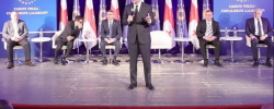 პატიმრობაში მყოფმა ირაკლი ღარიბაშვილმა ციხიდან წერილი გაავრცელა,
სადაც აცხადებს, რომ ბიძინა ივანიშვილის დავალებით კორუფციული
ბრალდების აღიარება შესთავაზეს და ხვალ ვრცელ განცხადებას გააკეთებს.